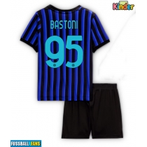 Inter Milan Alessandro Bastoni #95 Heimtrikotsatz Kinder 2025-26 Kurzarm (+ Kurze Hosen)